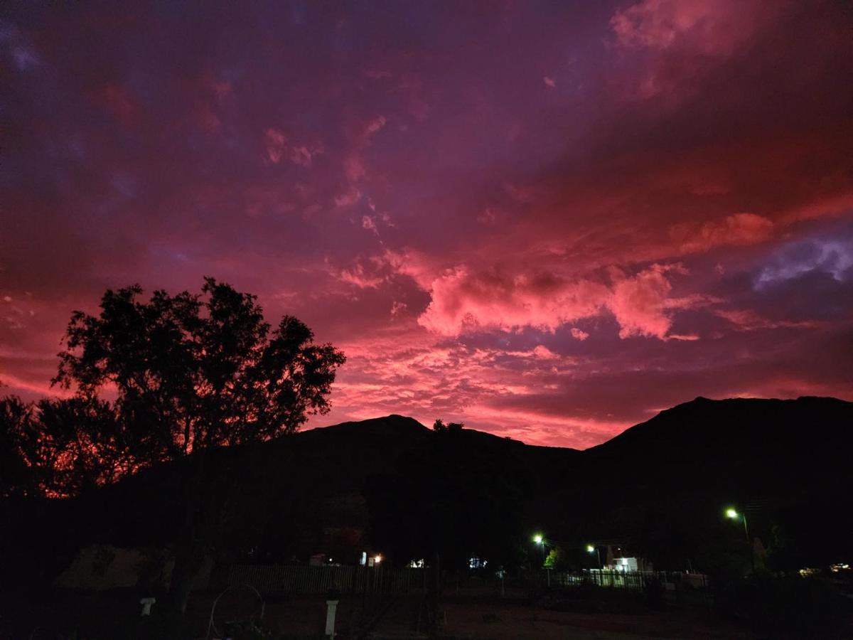 Die Dorpshuis Graaff-Reinet Esterno foto
