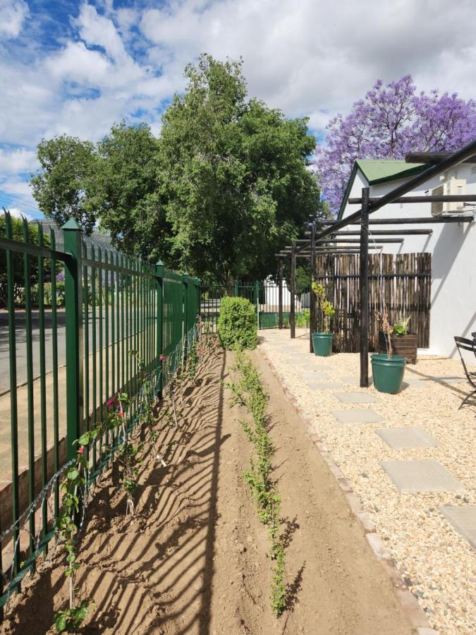 Die Dorpshuis Graaff-Reinet Esterno foto