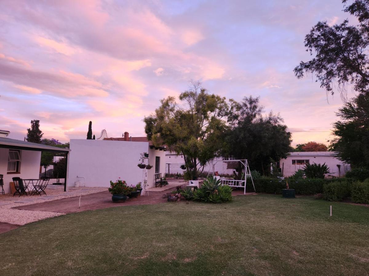 Die Dorpshuis Graaff-Reinet Esterno foto