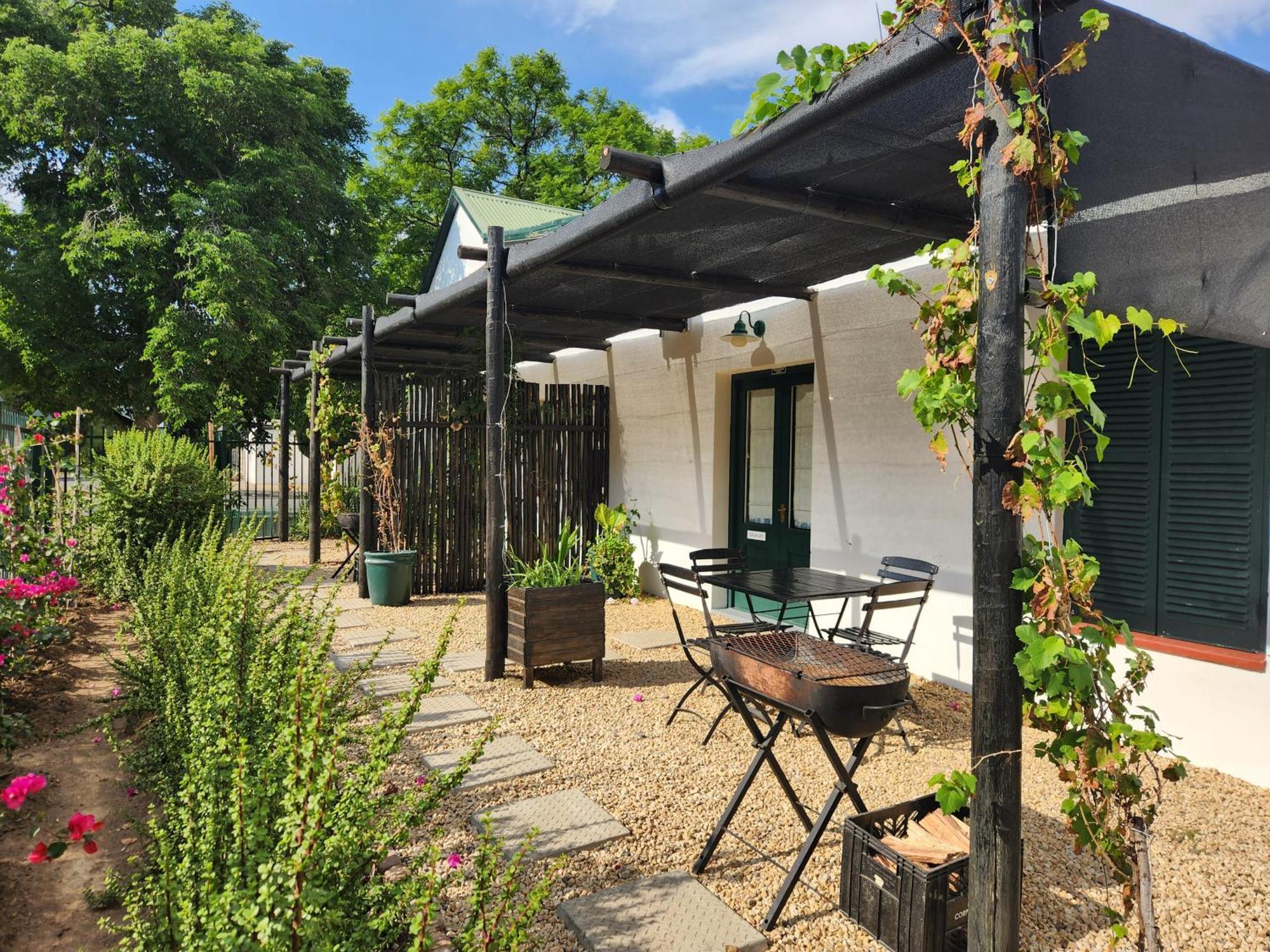 Die Dorpshuis Graaff-Reinet Esterno foto